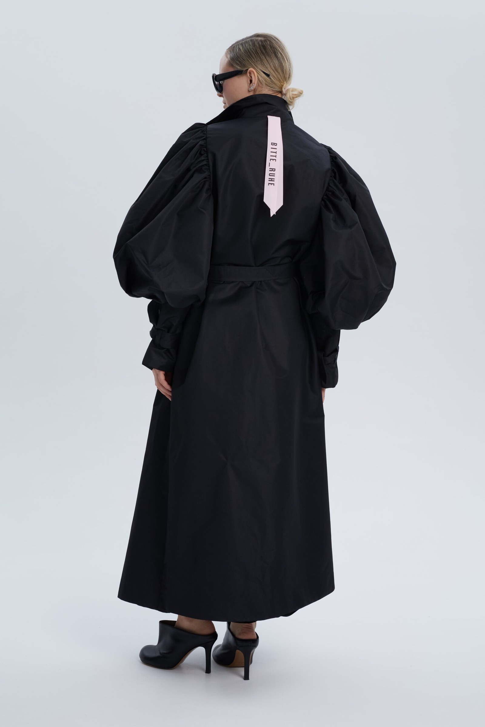 Тренч [ОБЪЕМ] 'DER UMFANG' черный - фото 6