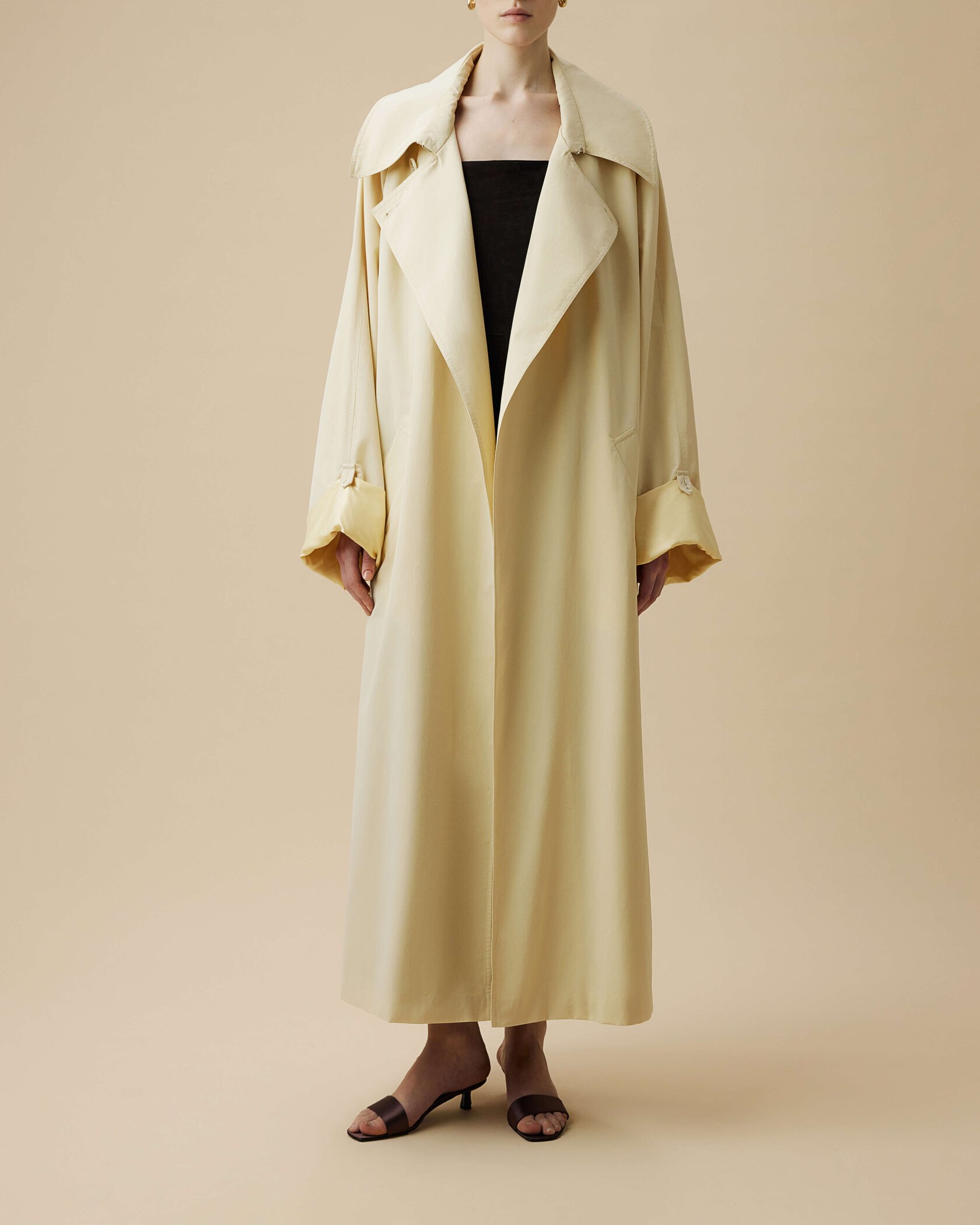 Cape with Detached Cuffs - фото 2