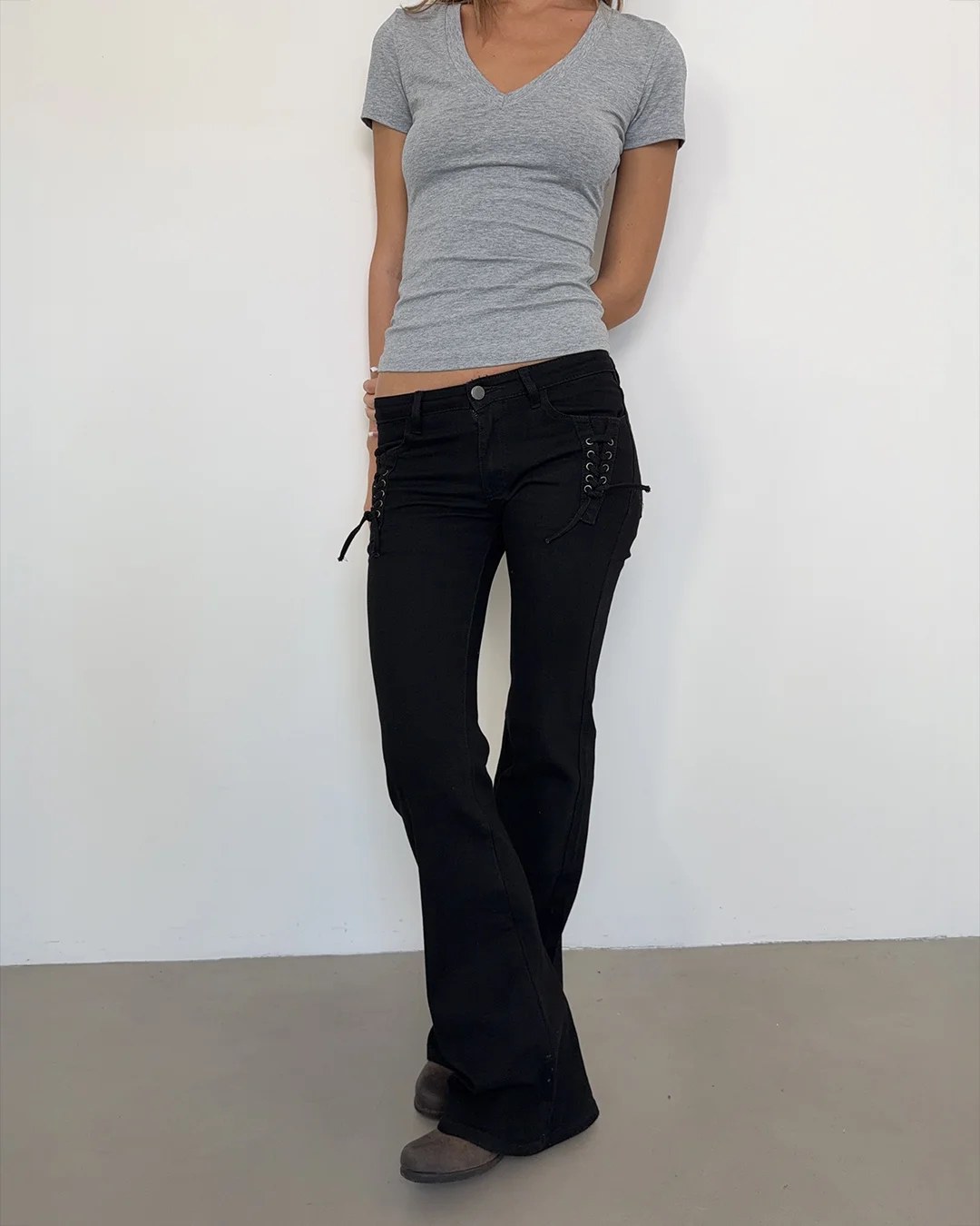 Джинсы клеш со шнуровкой по бокам Look Online - LKNLN (Look Online)