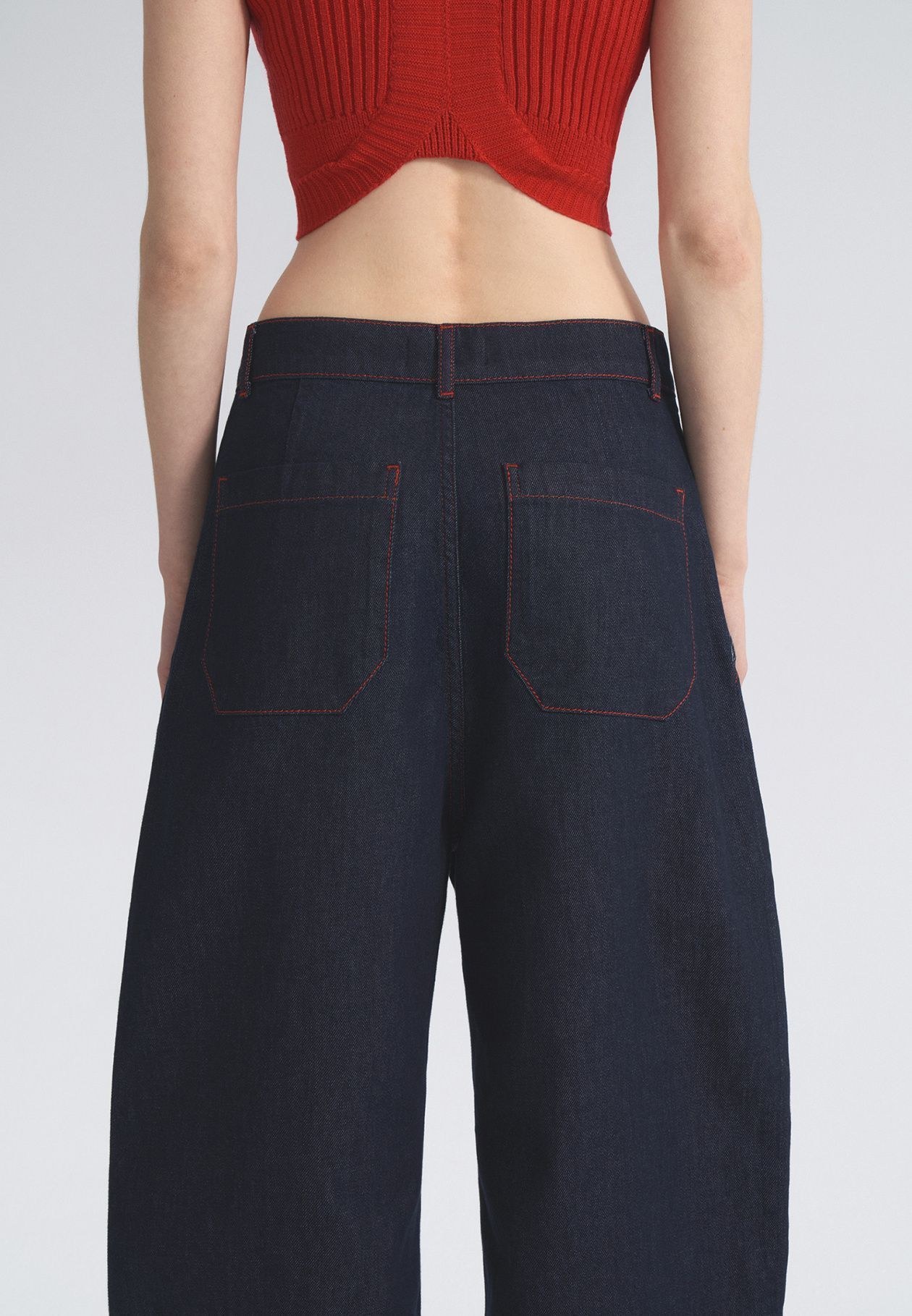 Jeans with contrast stitching - фото 3