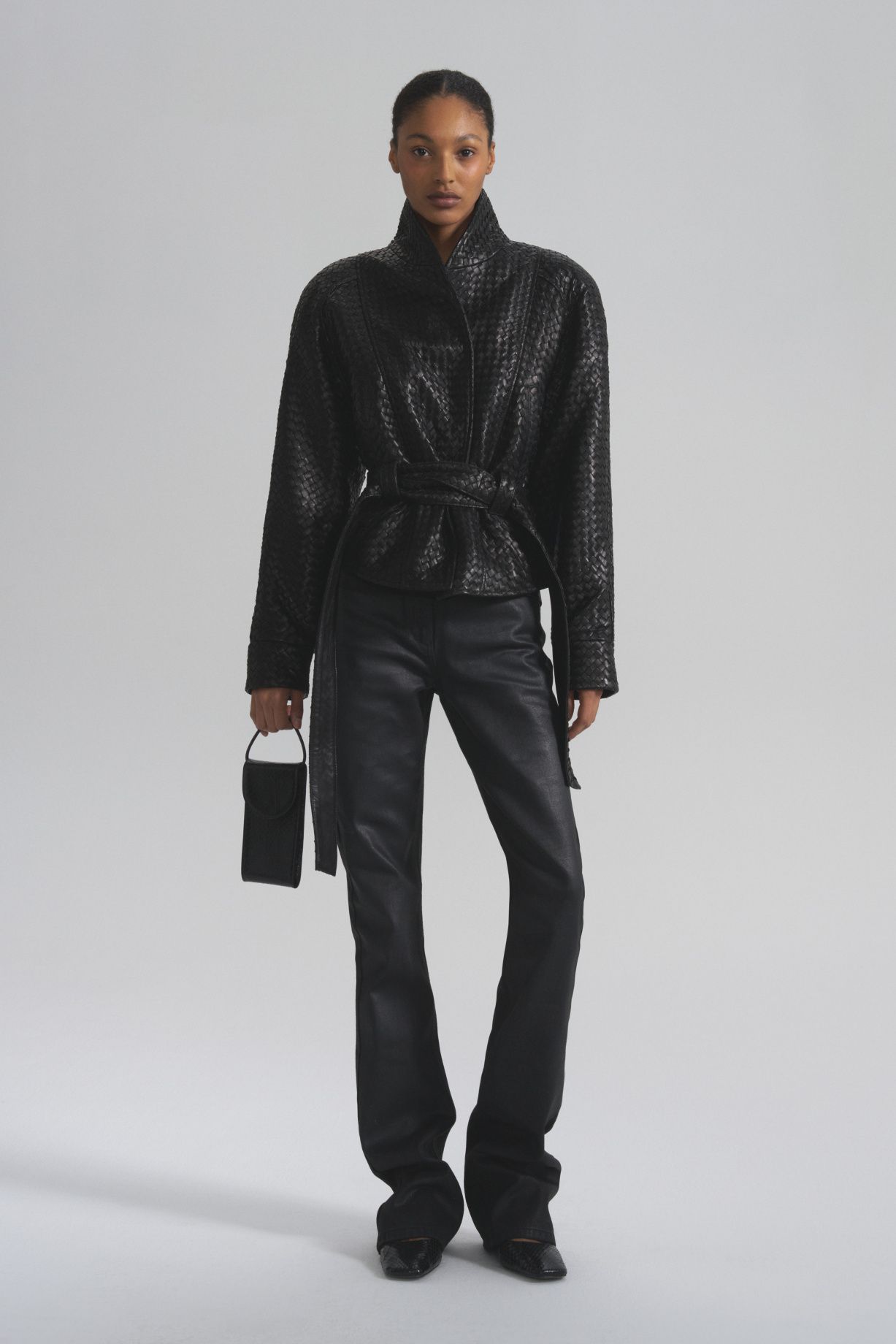 Fitted jacket made of woven leather - фото 6