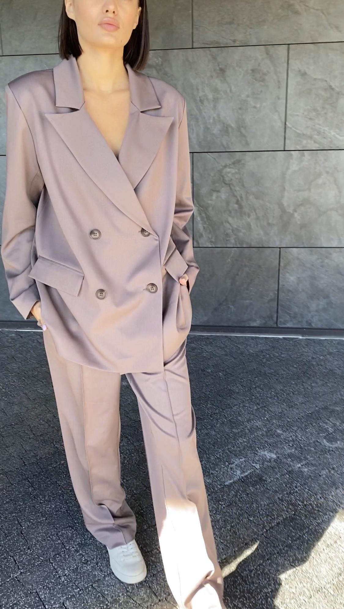 Костюм 'Masculine' в цвете Taupe - фото 2