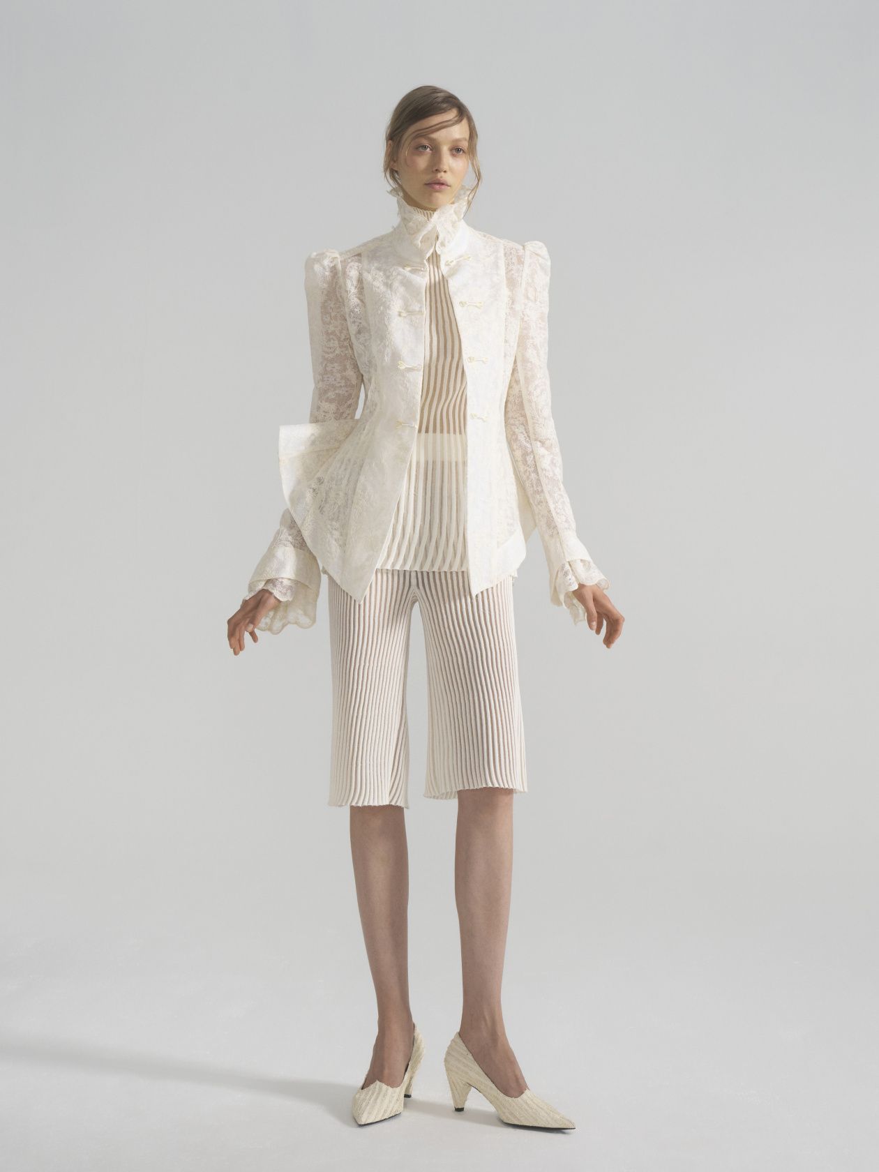 Giselle lace blouse-jacket with voluminous embroidery - фото 2