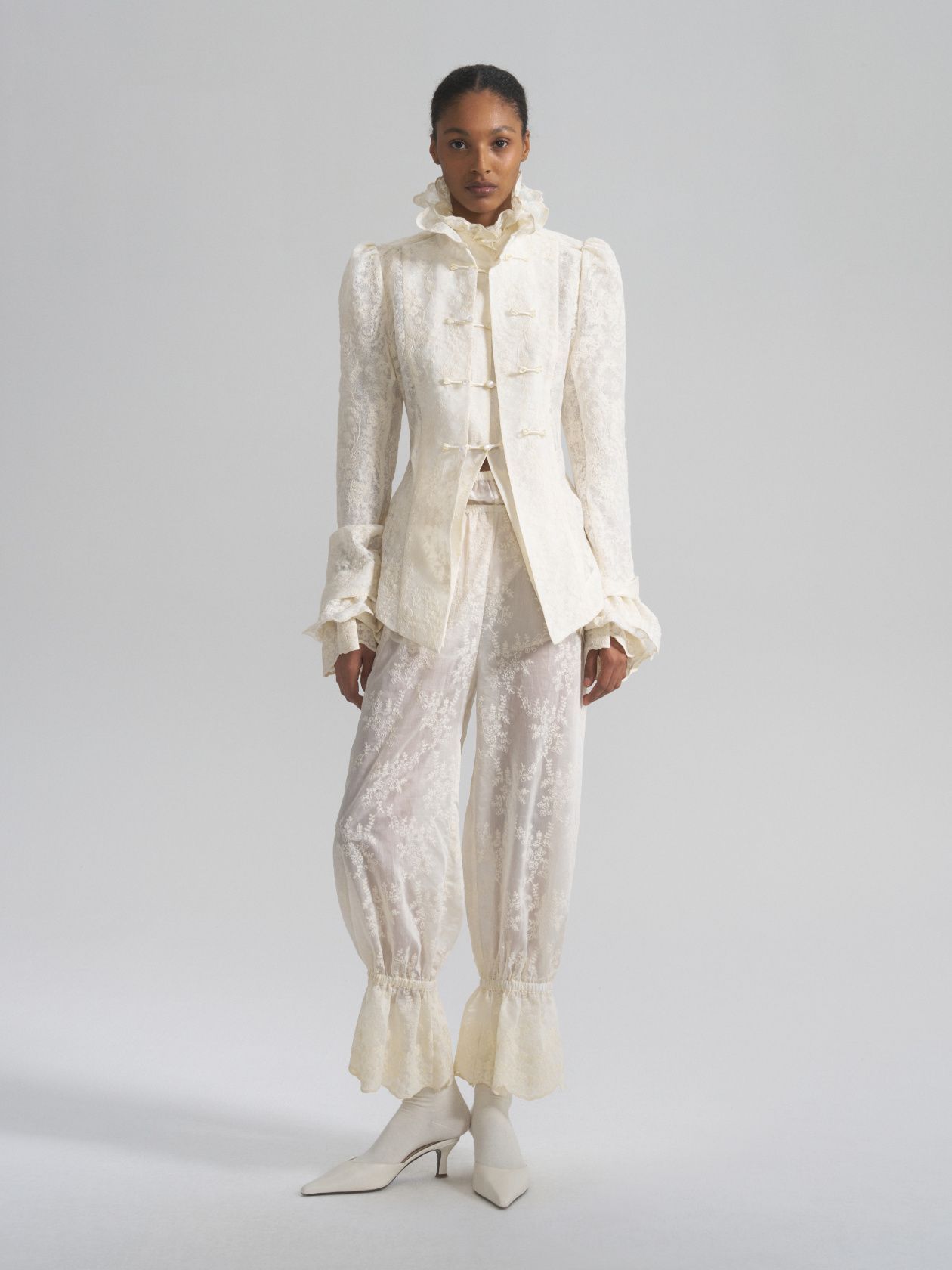 Giselle lace blouse-jacket with voluminous embroidery - фото 4
