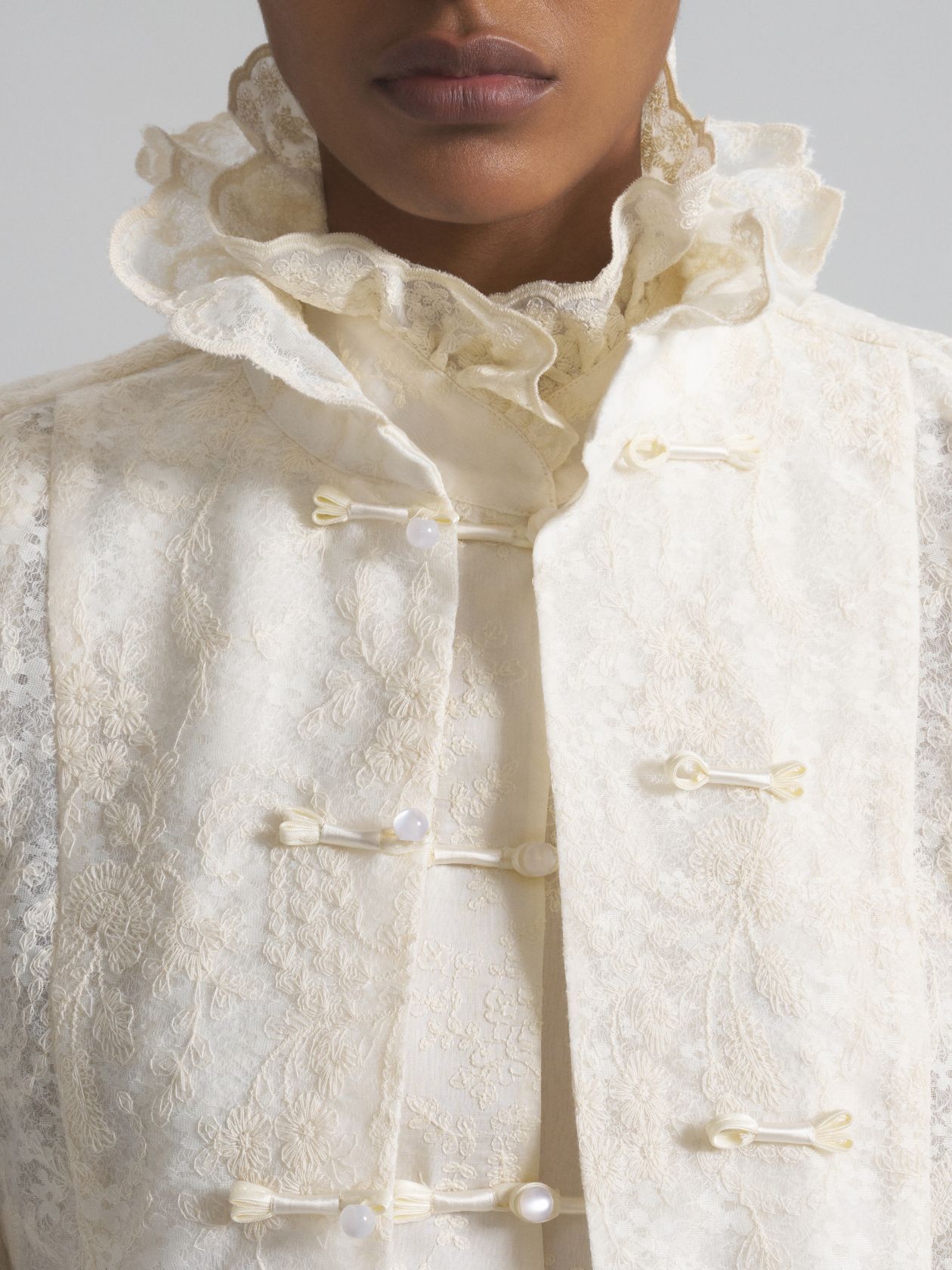 Giselle lace blouse-jacket with voluminous embroidery - фото 5