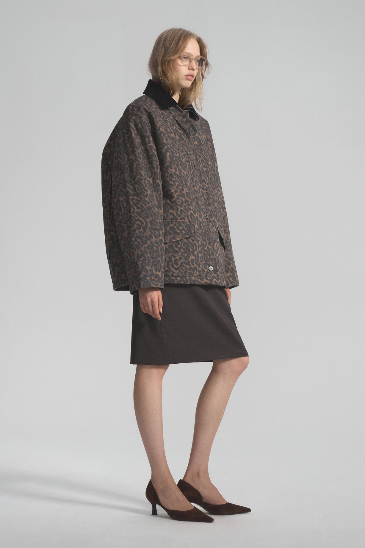 Denim down jacket with leopard print and corduroy collar - фото 5