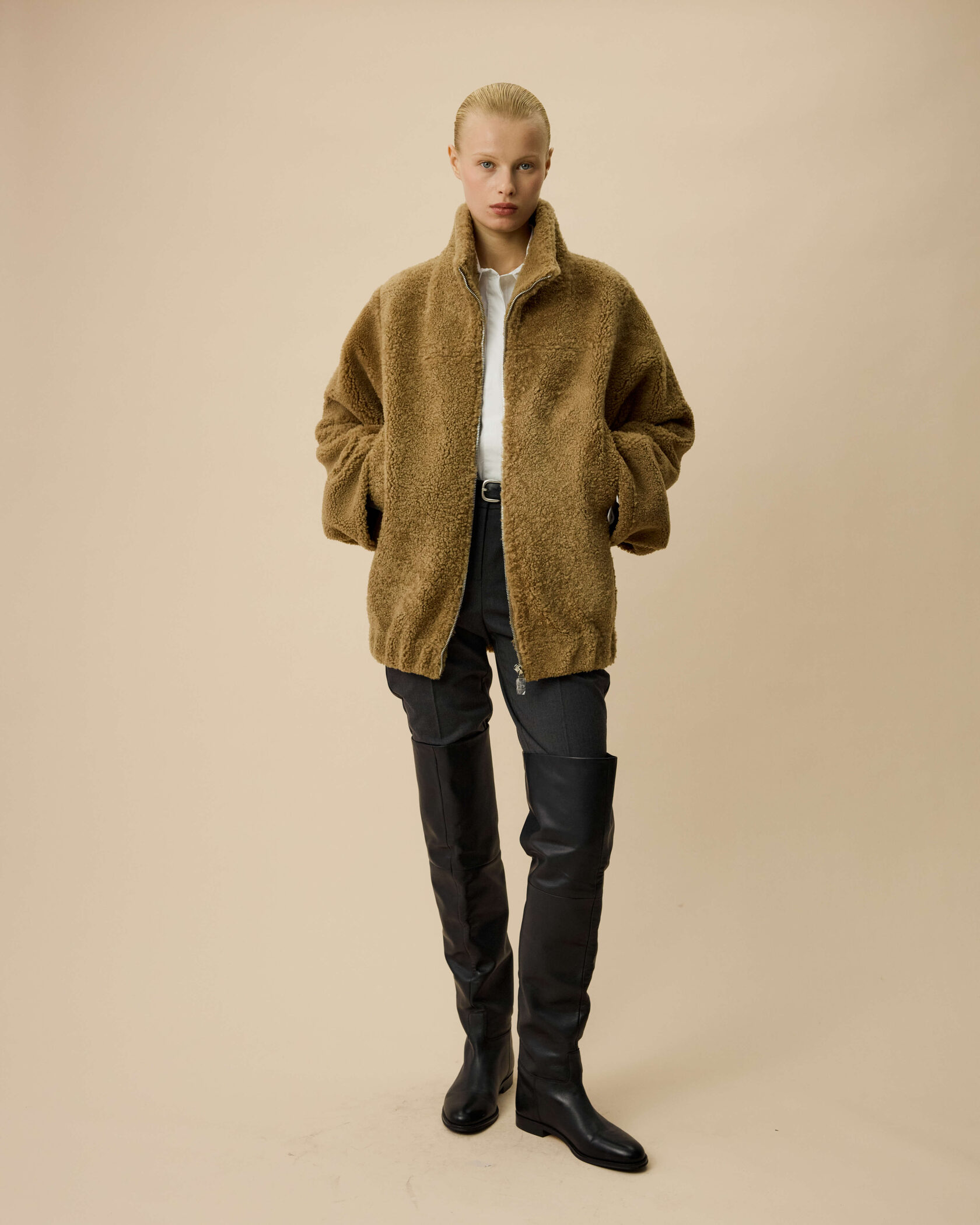 Blouse Shearling Coat in Brown — Bats