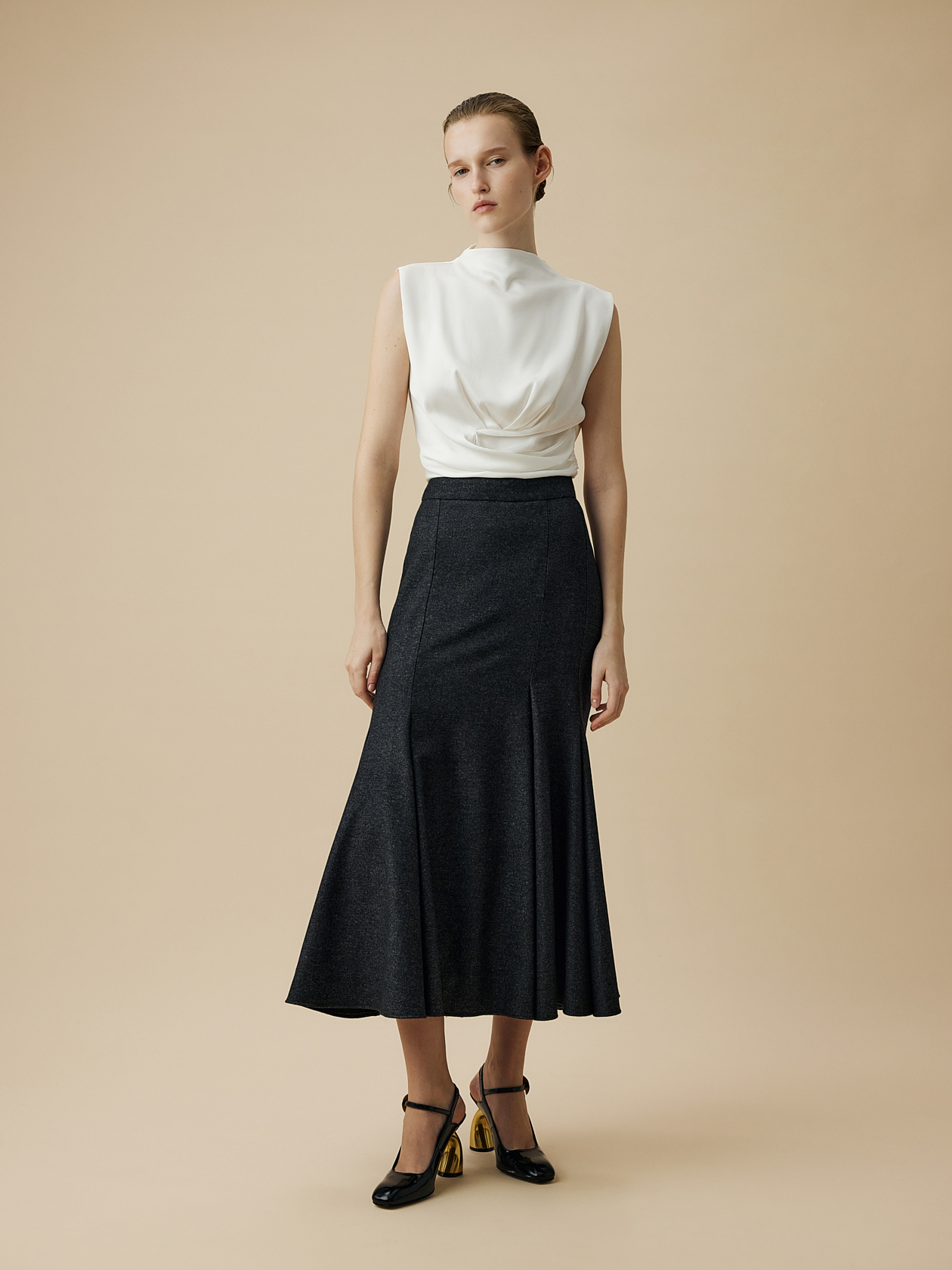 Assymetrical godet skirt in Grey — Bats