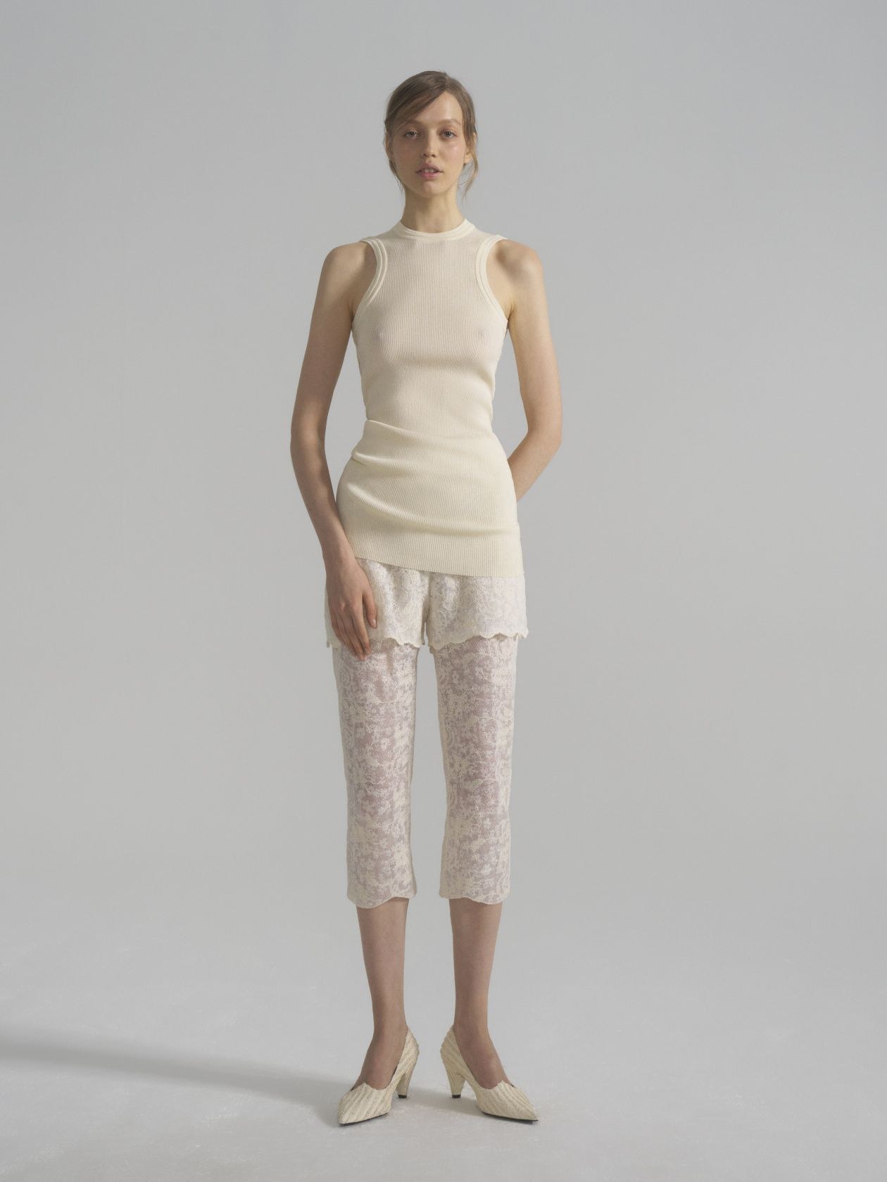 Cropped lace trousers with shorts - фото 5