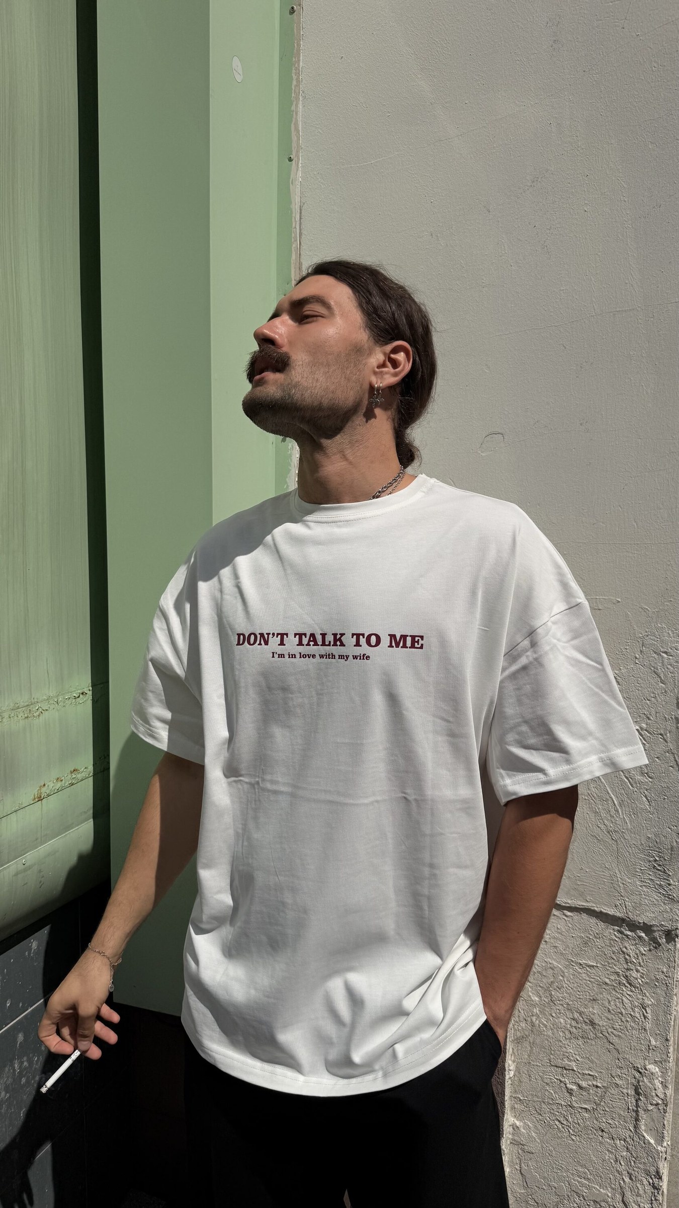 Футболка оверсайз молочная с принтом don't talk - фото 2