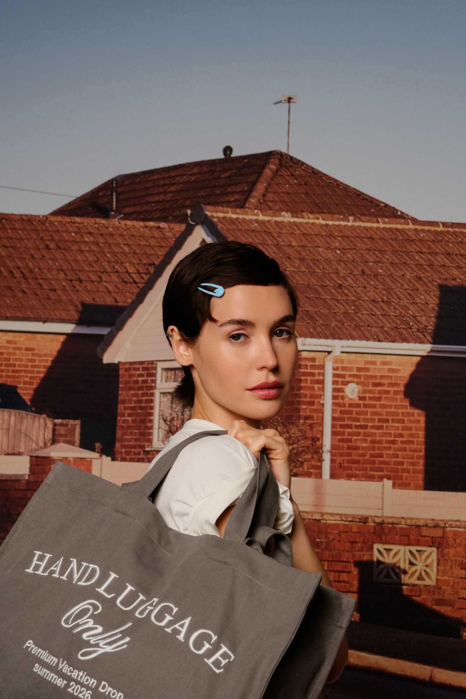 Сумка "Hand luggage only" серая - фото 2