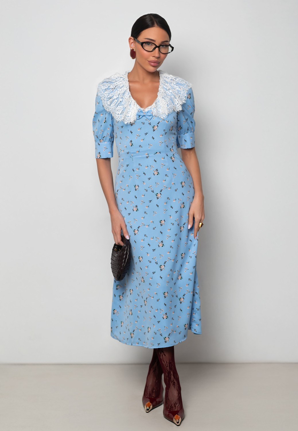 Платье с кружевом миди голубое - DL Dress